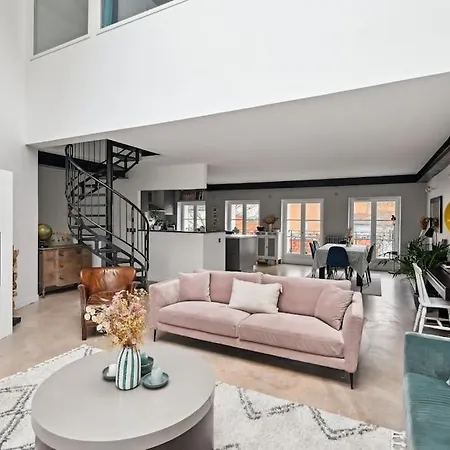 Triplex Atypique A 10mn De Paris *